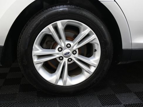 Used 2016 Ford Taurus SEL w/ Equipment Group 201A AWD/4WD image 33