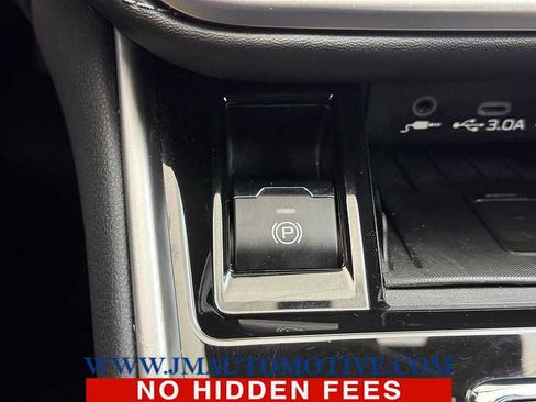 Used 2023 Subaru Outback Limited image 35