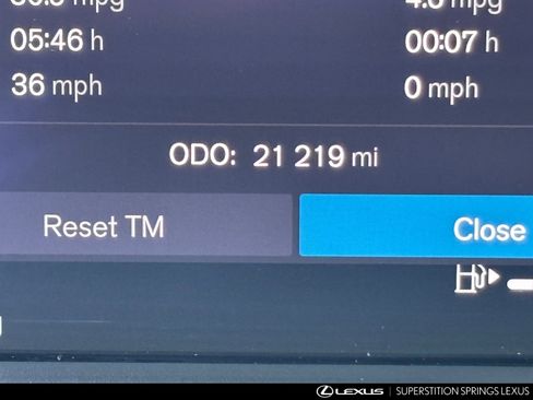 Used 2024 Volvo XC40 B5 Plus w/ Protection Package Premier image 31