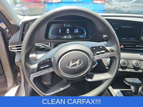 Used 2025 Hyundai Elantra SE FWD image 3
