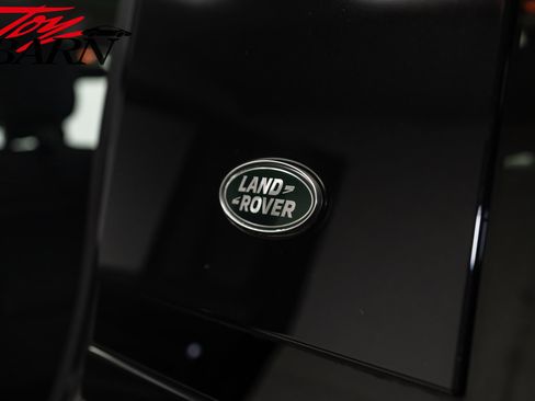 Used 2024 Land Rover Defender 110 SE image 14