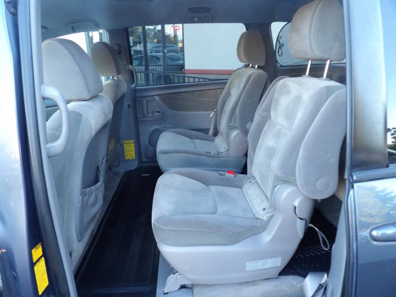 Used 2009 Toyota Sienna LE FWD image 8