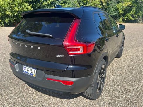 Used 2023 Volvo XC40 B5 Ultimate w/ Protection Package Premier AWD/4WD image 11