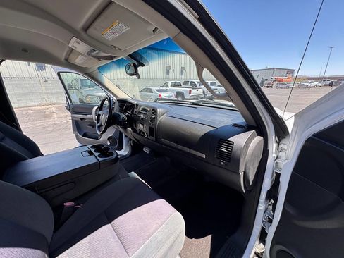 Used 2009 GMC Sierra 2500 SLE w/ SLE Preferred Package RWD image 28