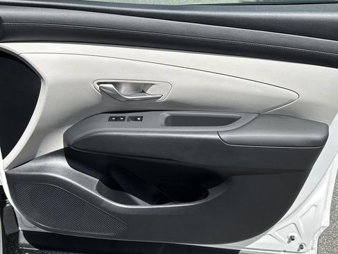 New 2026 Hyundai Tucson SEL FWD image 16