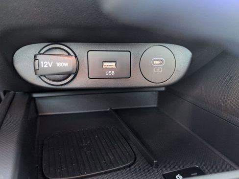 Used 2025 Hyundai Elantra SEL FWD image 18