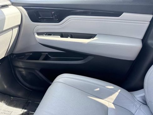 Certified 2023 Honda Odyssey Touring image 24