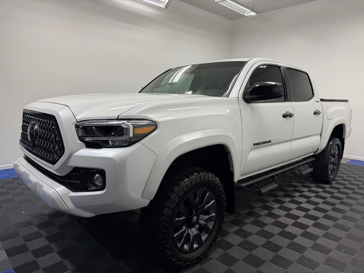 Used 2021 Toyota Tacoma Limited w/ Nightshade Package AWD/4WD image 3