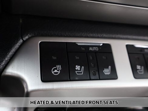 Used 2020 Toyota Land Cruiser image 9