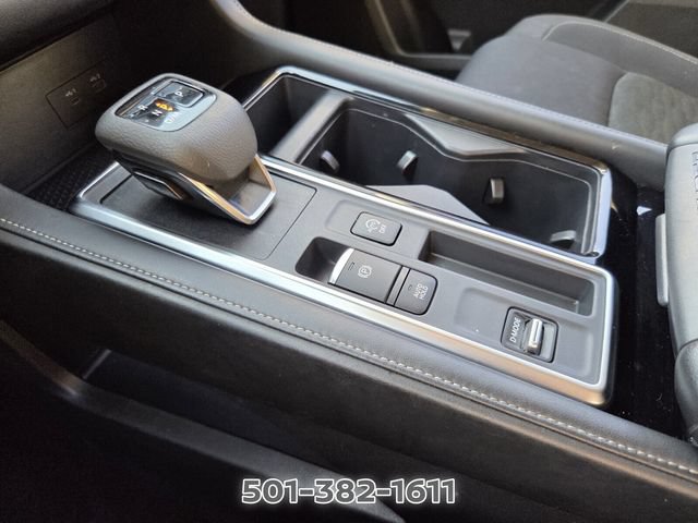 Used 2025 Nissan Pathfinder SV FWD image 28