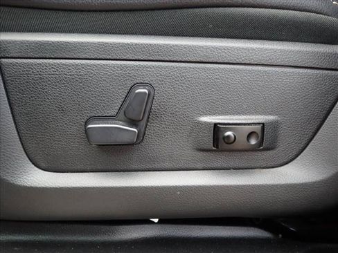 Used 2020 RAM 2500 Laramie AWD/4WD image 11