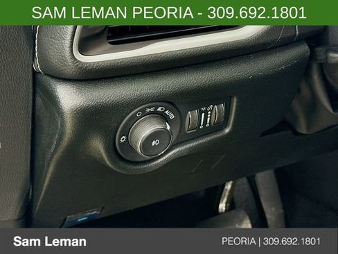 New 2026 Chrysler Pacifica Select image 10