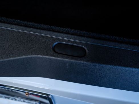 Used 2023 Rivian R1S Adventure image 56