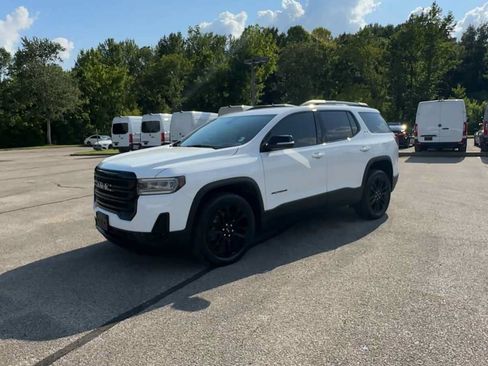 Certified 2023 GMC Acadia SLT w/ Elevation Edition FWD image 4