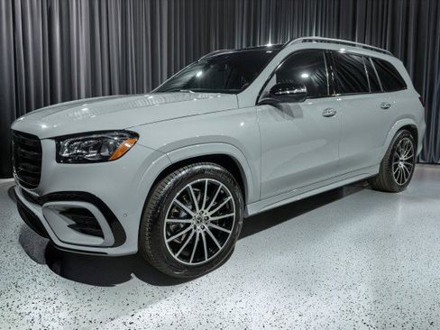 New 2026 Mercedes-Benz GLS 450 4MATIC image 1