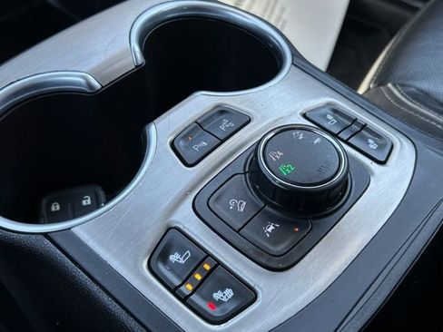 Used 2019 GMC Terrain Denali w/ Advanced Safety Package AWD/4WD image 45