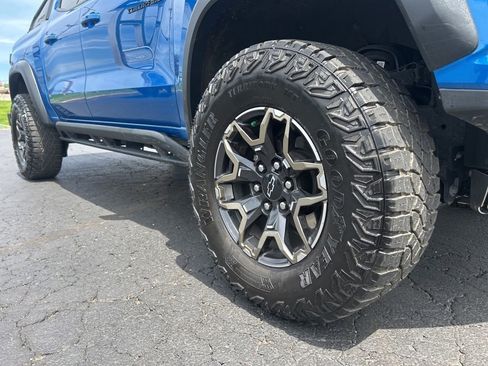 Used 2024 Chevrolet Colorado ZR2 w/ ZR2 Convenience Package III AWD/4WD image 12