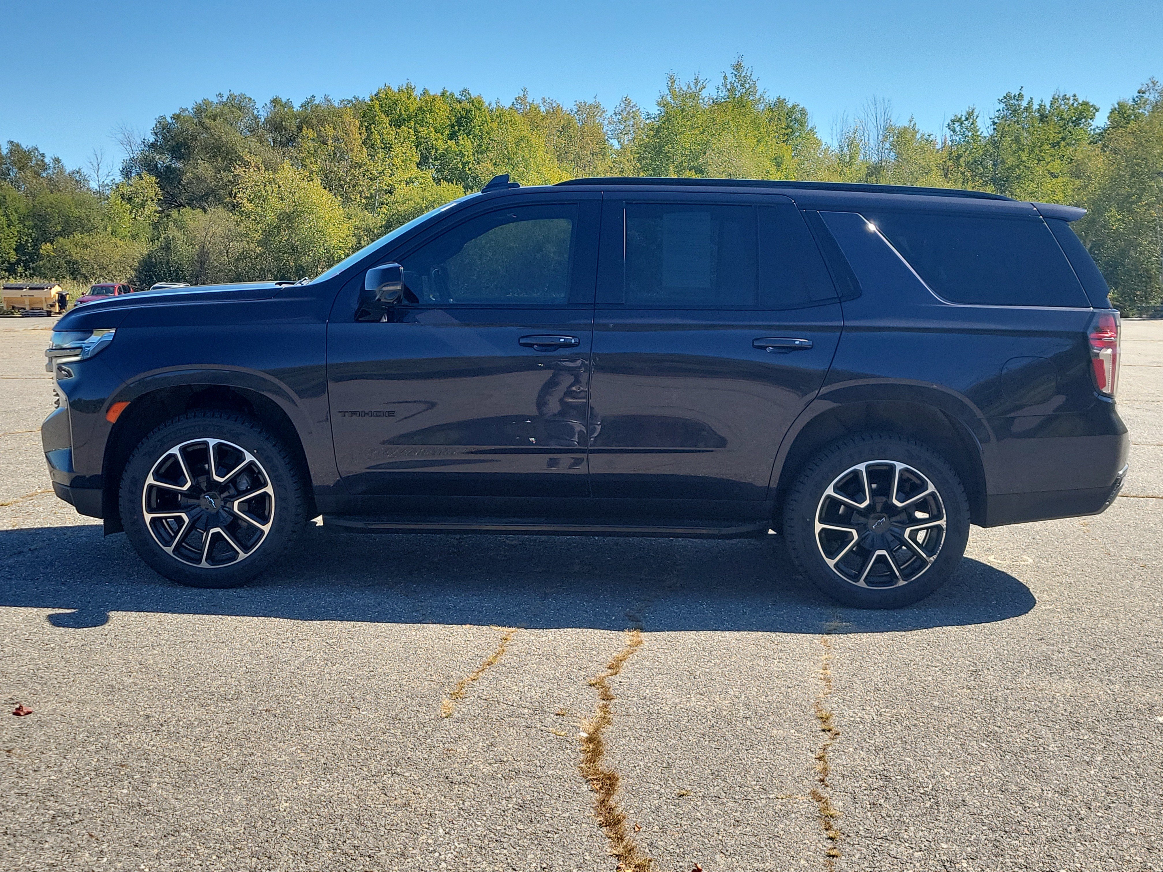 Used 2022 Chevrolet Tahoe RST w/ Luxury Package AWD/4WD image 8