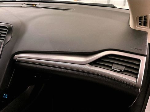 Used 2020 Ford Fusion SE w/ Equipment Group 151A image 15