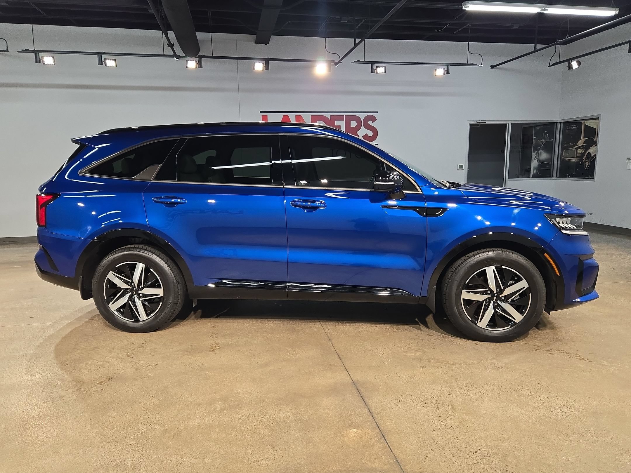 Used 2022 Kia Sorento S w/ Panoramic Sunroof Package FWD image 8