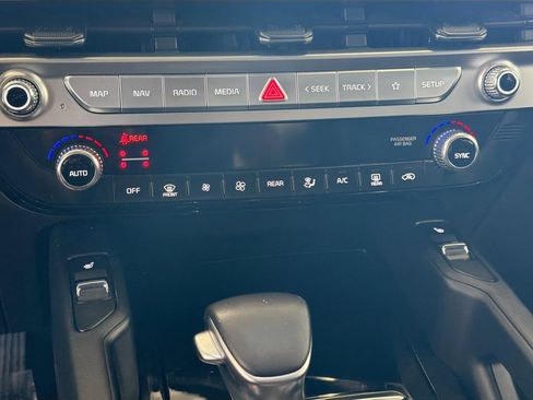 Used 2023 Kia Telluride S w/ S Sunroof Package FWD image 17