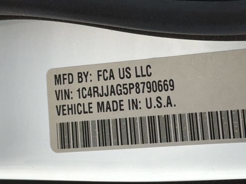 Certified 2023 Jeep Grand Cherokee L Laredo RWD image 23