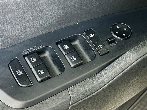 Used 2023 Kia Sportage LX image 18