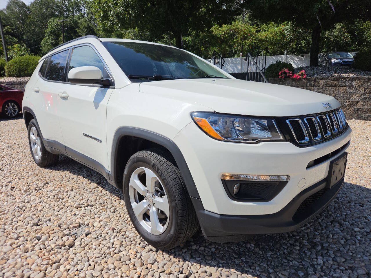 Used 2018 Jeep Compass Latitude w/ Popular Equipment Group AWD/4WD image 32