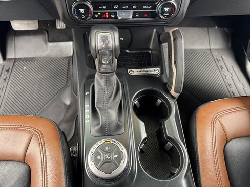Used 2024 Ford Bronco Outer Banks image 32