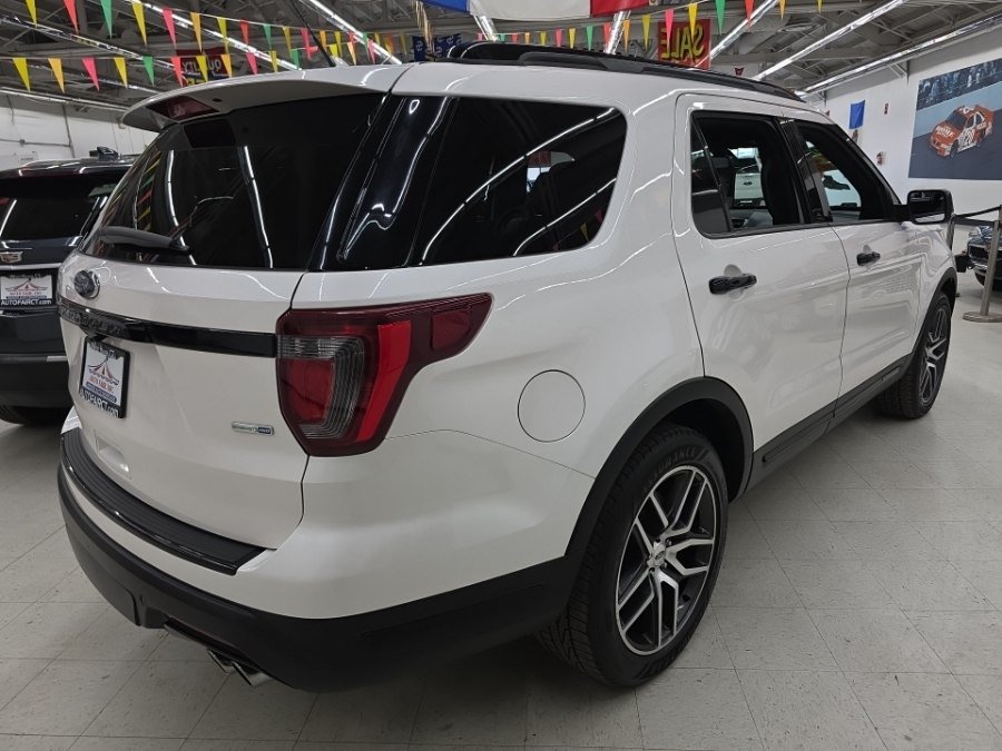 Used 2018 Ford Explorer Sport w/ Equipment Group 401A AWD/4WD image 6