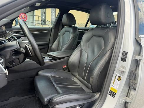 Used 2019 BMW 530i xDrive w/ Convenience Package AWD/4WD image 11