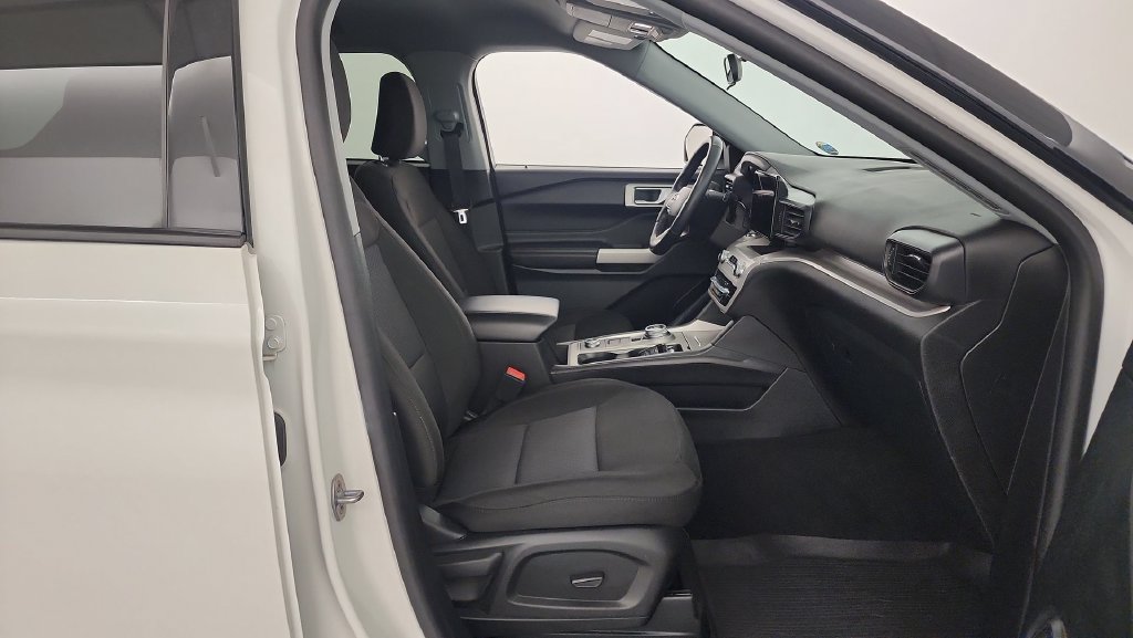 Used 2023 Ford Explorer XLT AWD/4WD image 28