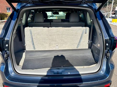 Used 2019 Toyota Highlander XLE image 30