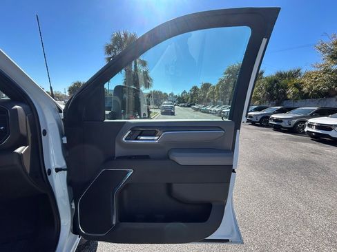 Used 2024 Chevrolet Silverado 3500 LT image 26