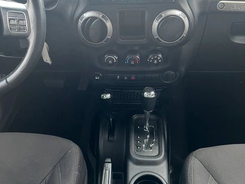 Used 2014 Jeep Wrangler Unlimited Sport w/ Connectivity Group AWD/4WD image 12