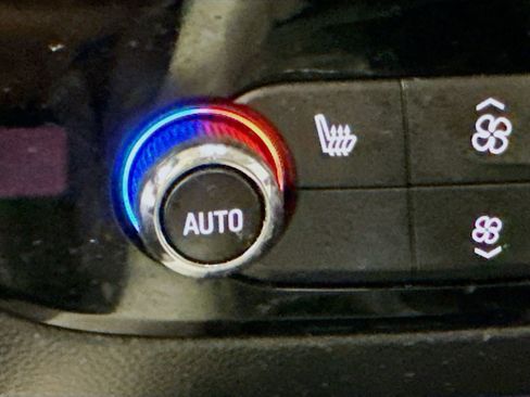 Used 2024 Buick Enclave Essence FWD image 20