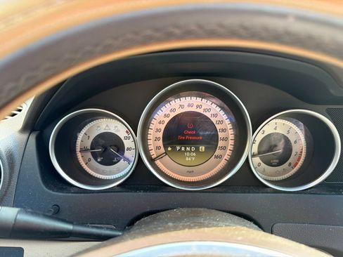 Used 2012 Mercedes-Benz C 250 Sedan image 4