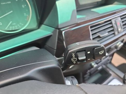 Used 2010 BMW 528i xDrive Sedan AWD/4WD image 23