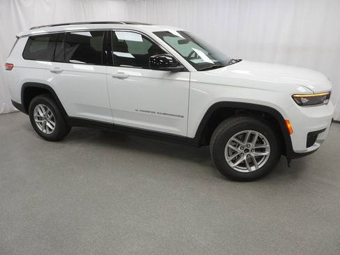 New 2026 Jeep Grand Cherokee L Laredo AWD/4WD image 9