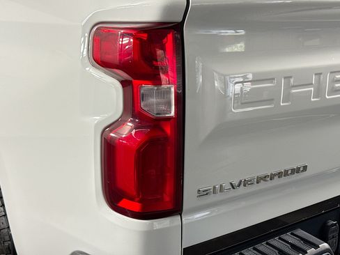 Used 2020 Chevrolet Silverado 1500 LTZ w/ LTZ Convenience Package AWD/4WD image 35