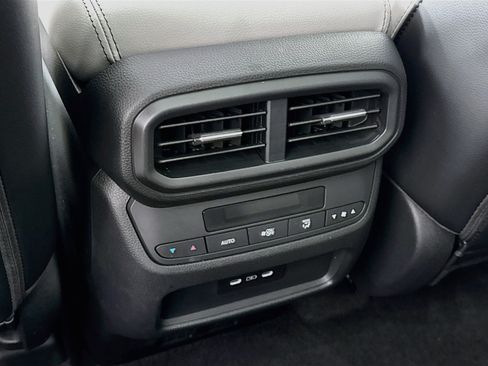 Certified 2024 Honda Pilot Touring image 27