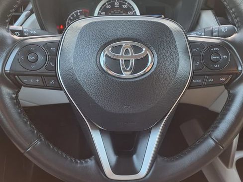 Used 2022 Toyota Corolla Cross LE FWD image 12
