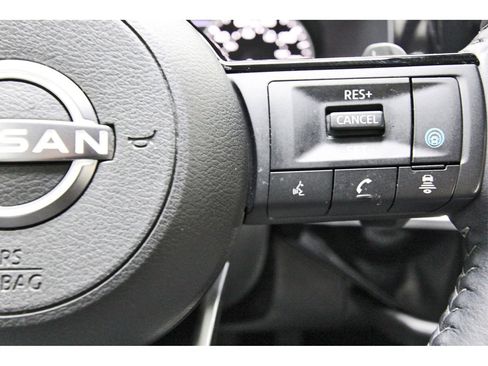 Used 2022 Nissan Pathfinder SV image 14