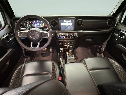 Used 2023 Jeep Wrangler Unlimited Sahara image 18