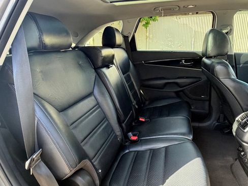 Used 2019 Kia Sorento EX w/ EX Touring Package FWD image 15