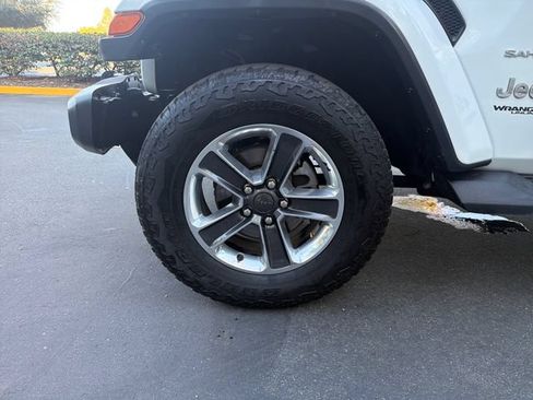 Used 2019 Jeep Wrangler Unlimited Sahara AWD/4WD image 20