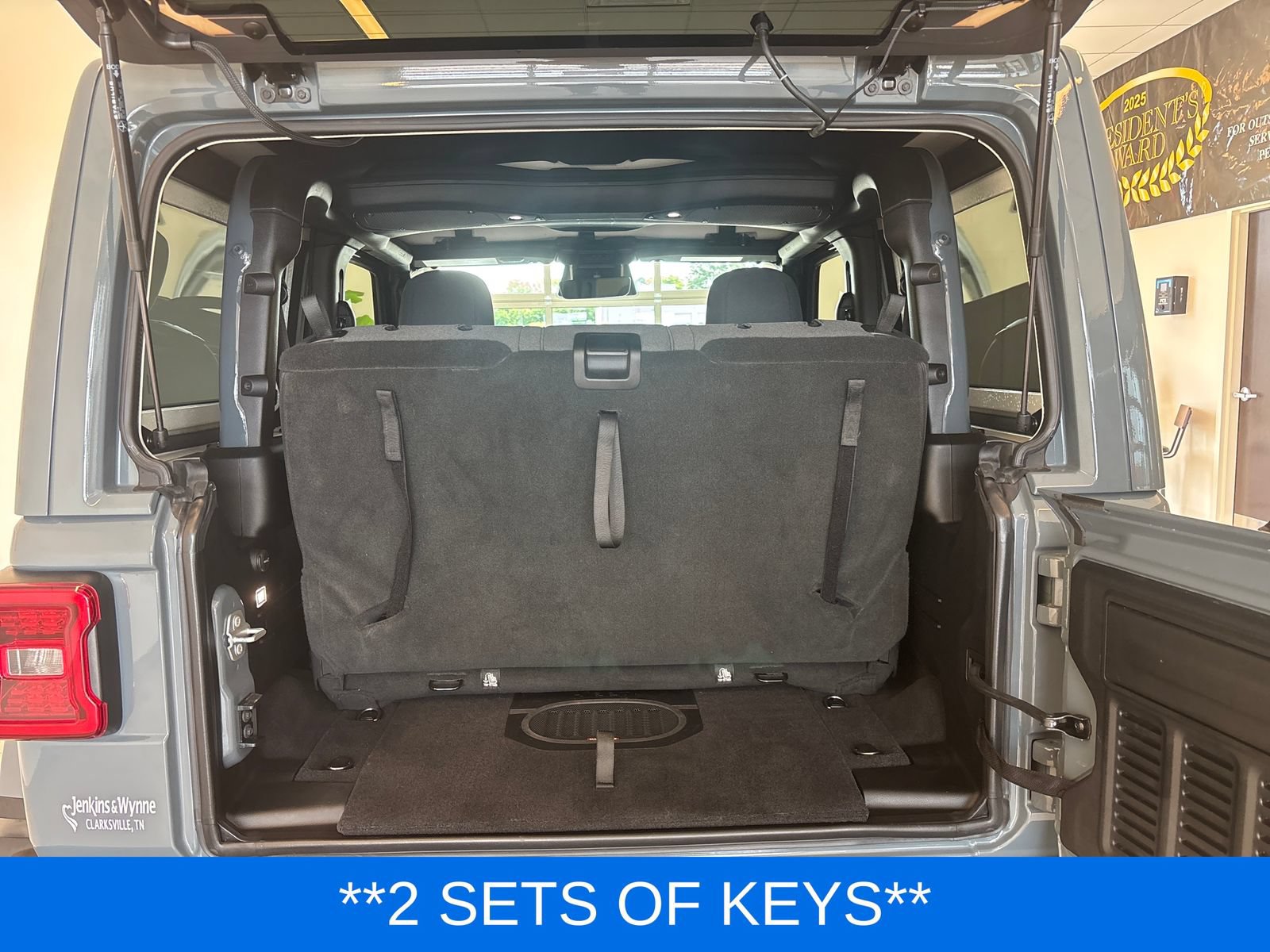 Used 2025 Jeep Wrangler Rubicon w/ Safety Group AWD/4WD image 9