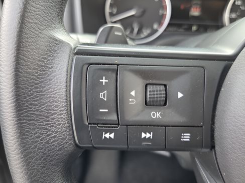 Used 2024 Nissan Rogue SV AWD/4WD image 25