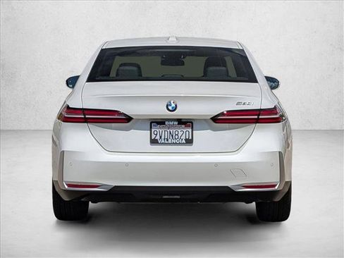 Used 2026 BMW 530i w/ Premium Package image 7