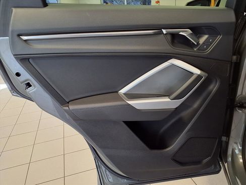 Used 2025 Audi Q3 2.0T Premium image 18